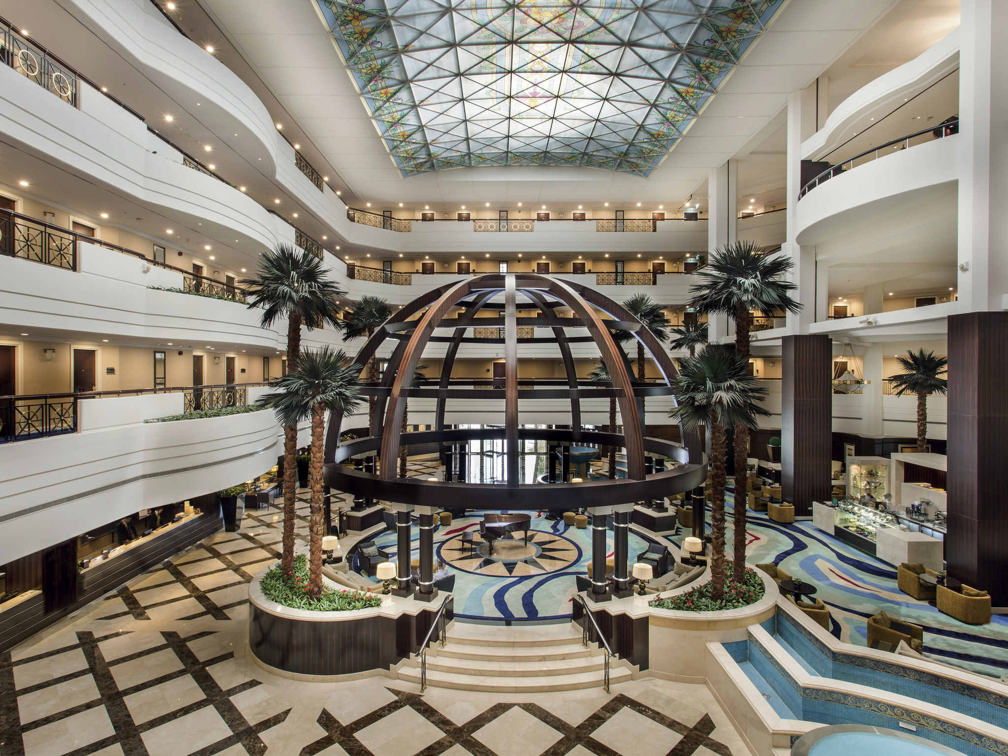 Mövenpick Grand Al Bustan