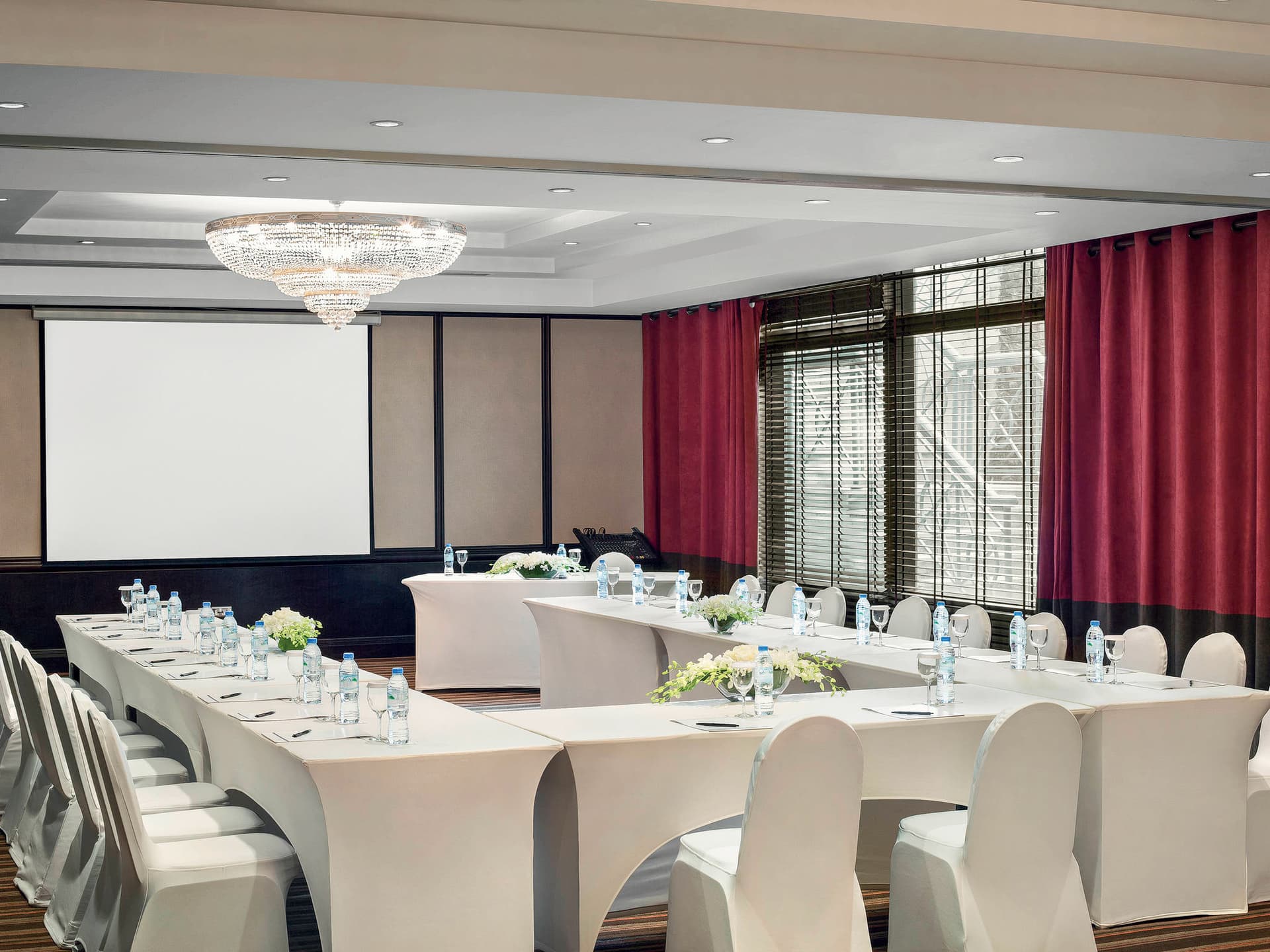 Mövenpick Grand Al Bustan